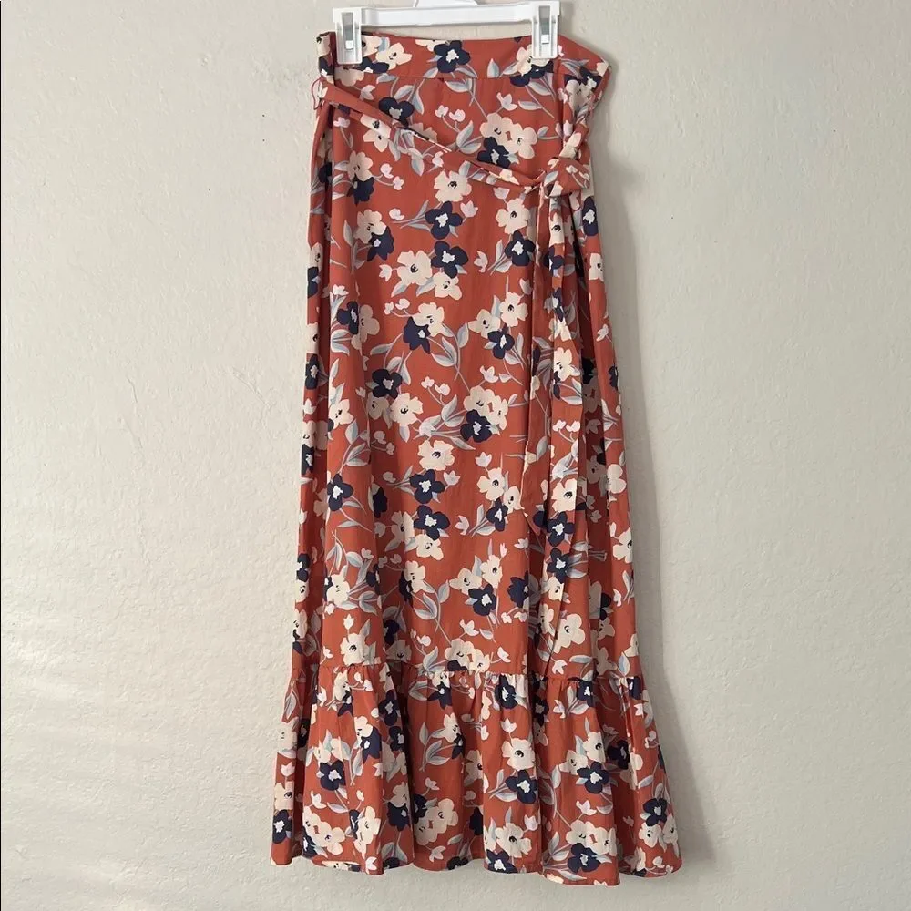 Like New! Gap Floral Maxi Skirt Ruffle in Size 4